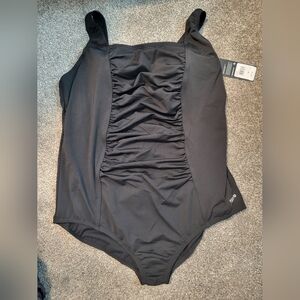 Women's speedo suit with HydroBra size 24 (Plus)